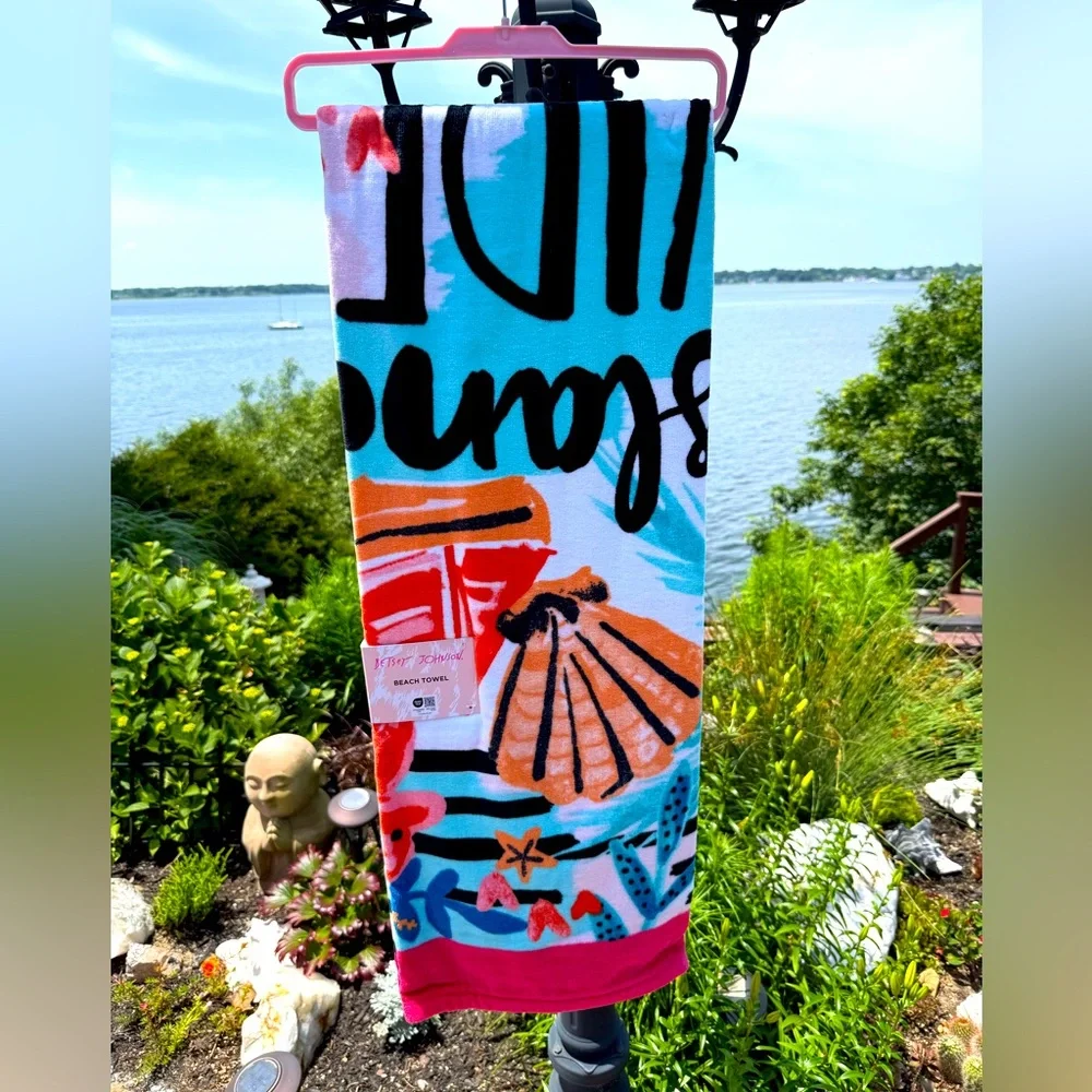 Betsey Johnson NWT Tropical Flamingo Beach Towel & Betsey Heart Sunglasses